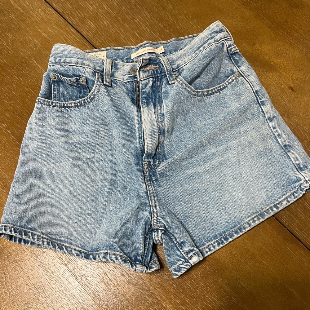 Levi’s High Loose Shorts
